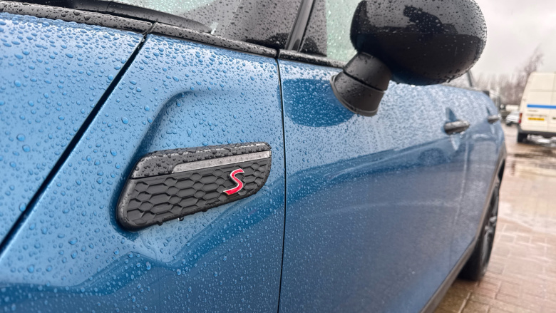 MINI Hatchback 2.0 Cooper S Exclusive 5dr Auto [Comfort/Nav Pack] Petrol Hatchback